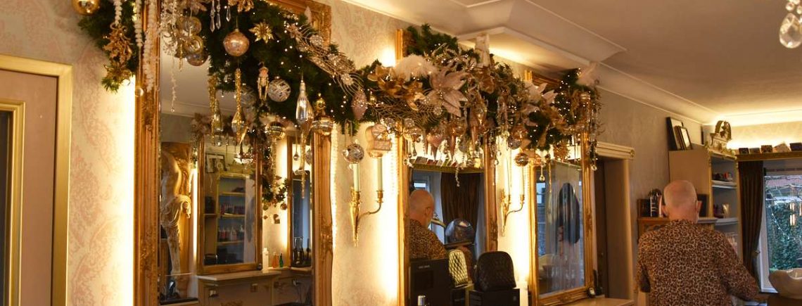Kerst 2021 - Kerstversiering op spiegels - Snit & Style - Kapsalon Essen